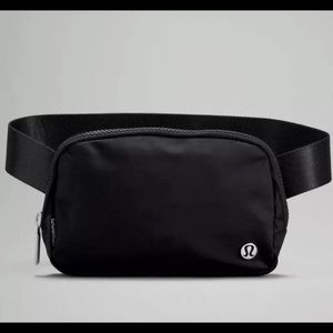 NWT Lululemon Everywhere Belt Bag